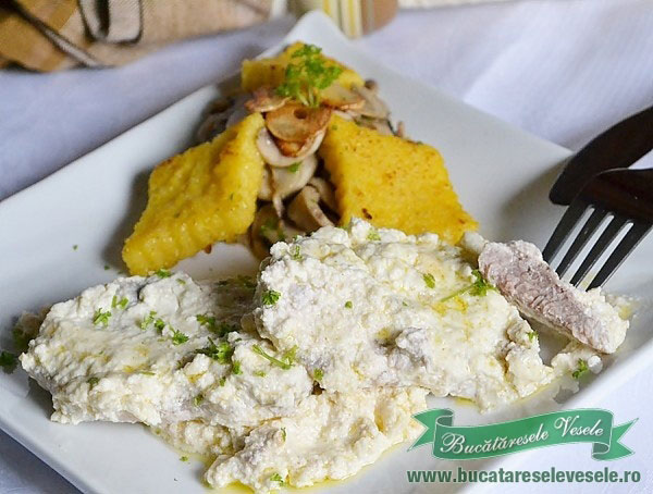 Friptura de porc cu capac de smantana