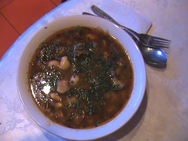 gulyas-cu-fasole-uscata-diana-anton