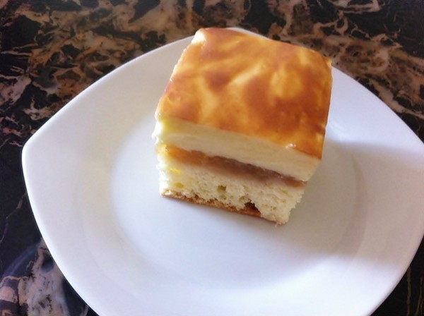 prajitura-cu-mere-si-crema-georgiana-popa