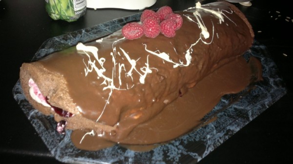 rulada-cu-mascarpone-si-afine-simona-bejoiu