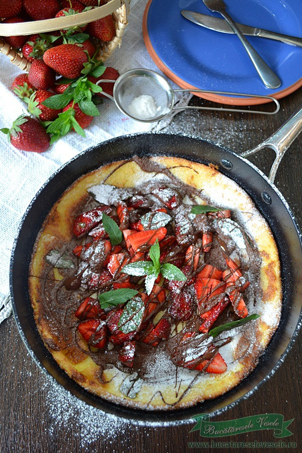 Dutch baby pancake cu ciocolata si capsuni