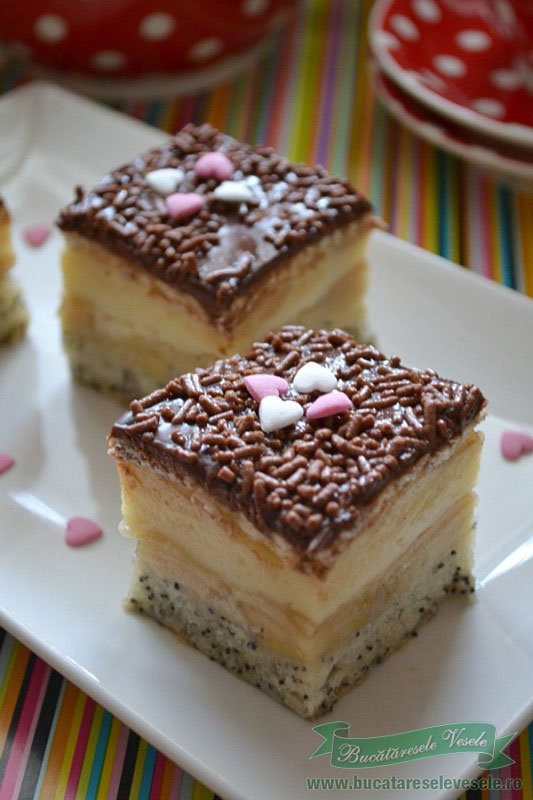 prajitura-cu-mere-mac-si-crema-de-vanilie-1