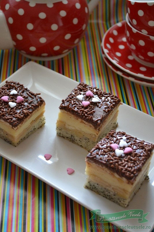 prajitura-cu-mere-mac-si-crema-de-vanilie3