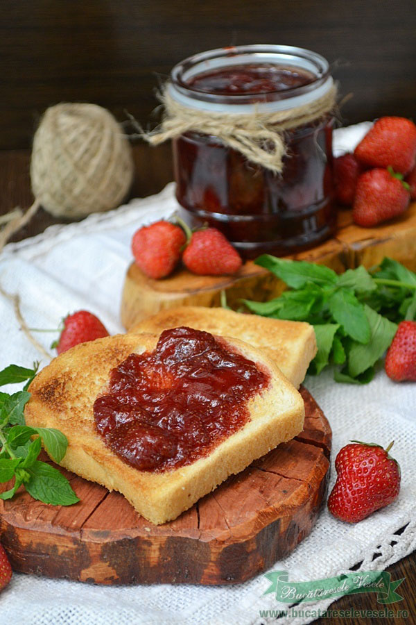 Dulceata de capsuni cu zahar brun