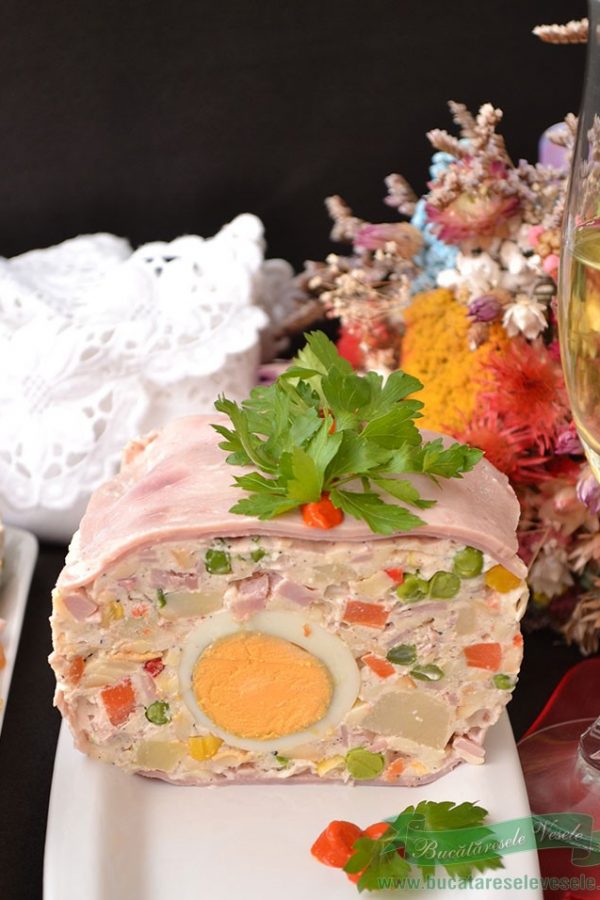 Rulada Aperitiv de Branza in Sunca