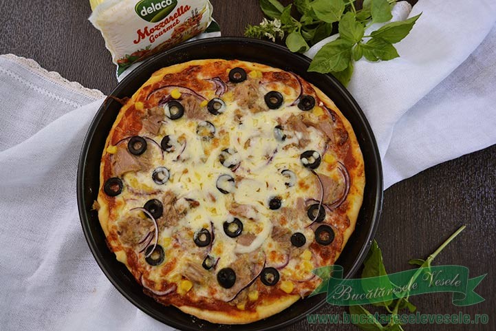 Pizza cu mozzarella - Bucataresele Vesele