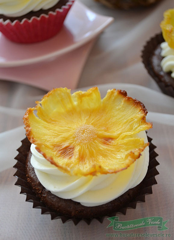 muffins-cu-ananas-si-mascarpone-delaco-2