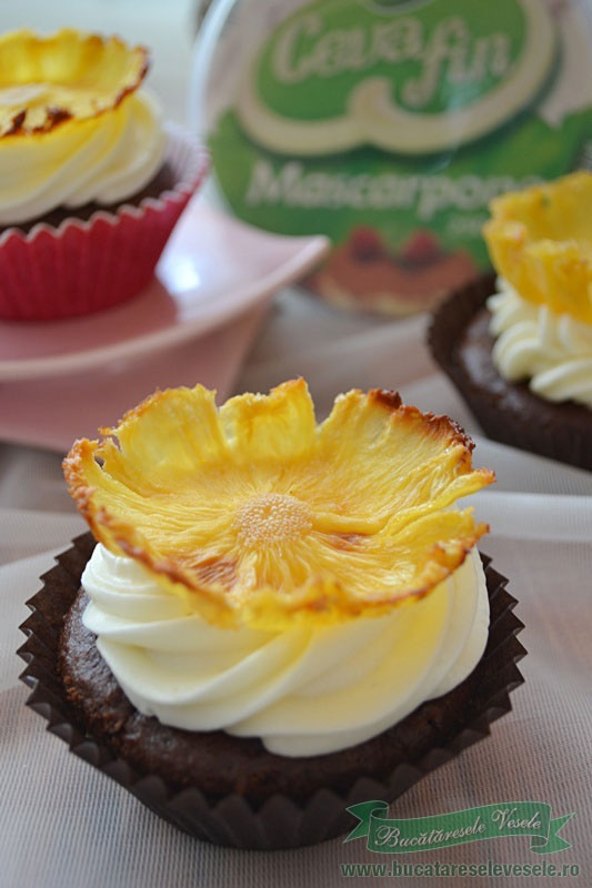 muffins-cu-ananas-si-mascarpone-delaco-3