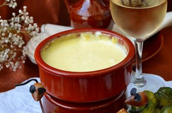 Fondue cu legume si fructe