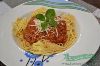 Spaghetti cu sos Bolognese