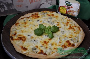 Pizza Quattro Formaggi