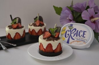 Mini cheesecake cu capsune