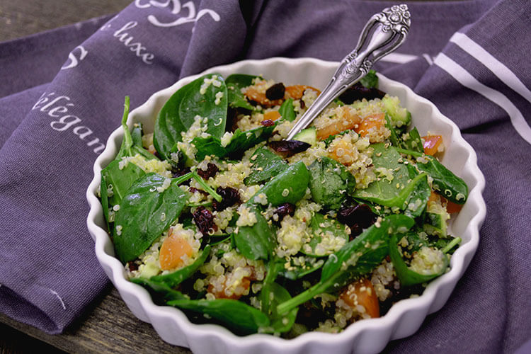 Salata Cu Quinoa Si Spanac Bucataresele Vesele