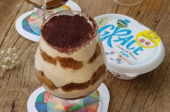 Tiramisu rapid la pahar cu crema de branza