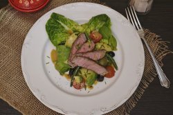 Salata cu friptura de vita Angus