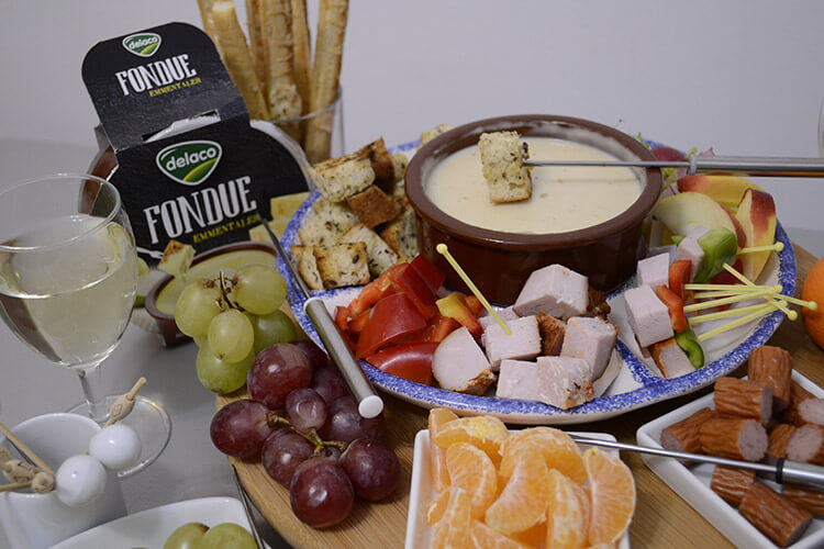 Platou cu fondue emmentaler