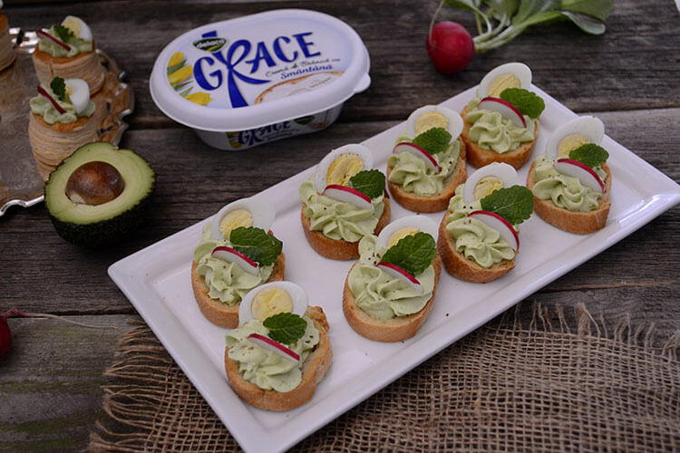 Tartine Cu Crema De Avocado Si Branza Bucataresele Vesele