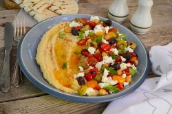 platou aperitiv cu hummus