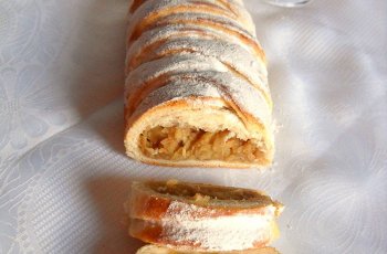 Strudel cu mere