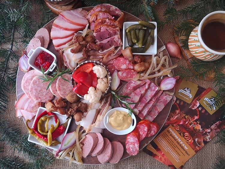 Platou Aperitiv Cu Preparate Traditionale Bucataresele Vesele