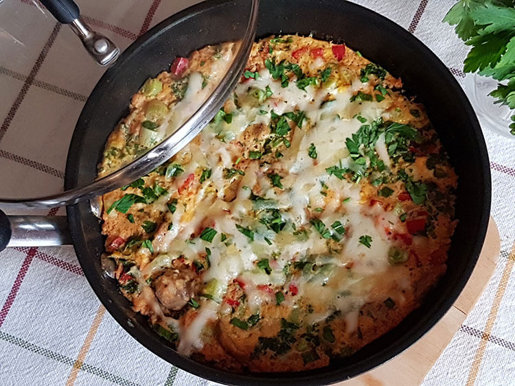 Omleta cu ciuperci si rosii