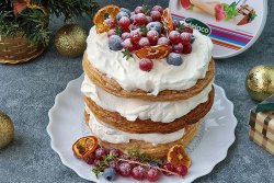 Tort foietaj cu crema de mascarpone