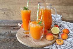 Nectar de caise la slow juicer