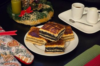 Baigli cu nuca si mac la tava