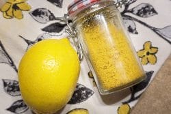 Razatura de lamaie pentru prajituri