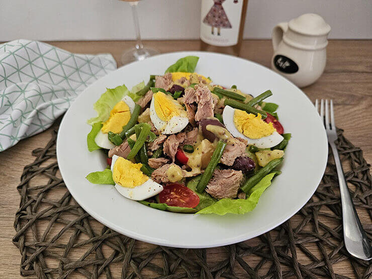 salata nicoise- reteta frantuzeasca