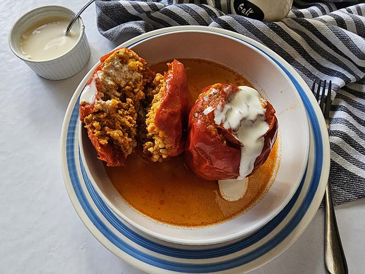 ardei umpluti cu bulgur si carne