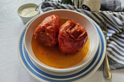 Ardei umpluti cu bulgur si carne de pasare