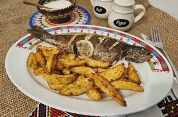 pastrav cu cartofi wedges