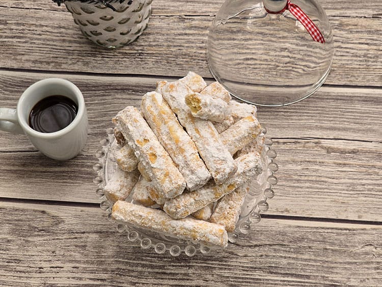 Biscuiti spritati cu untura