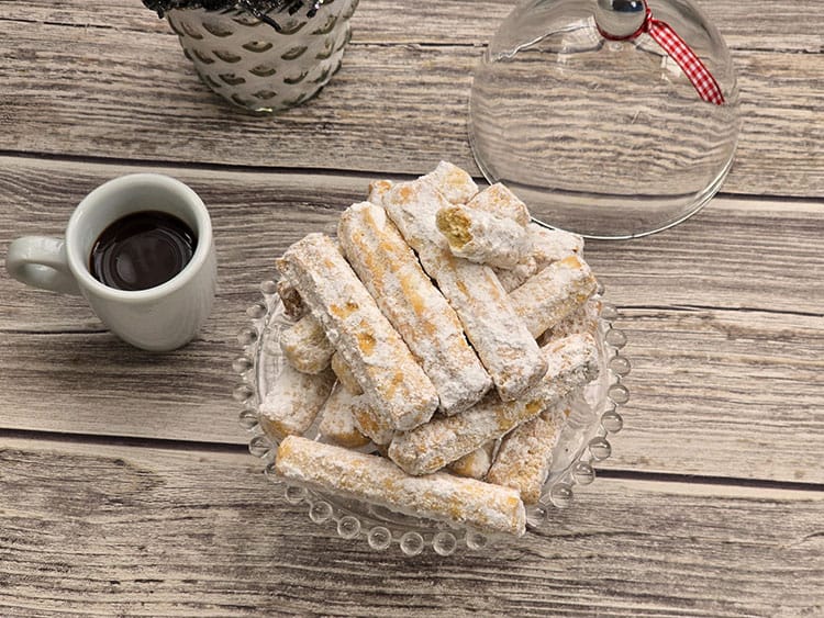 Biscuiti spritati cu untura