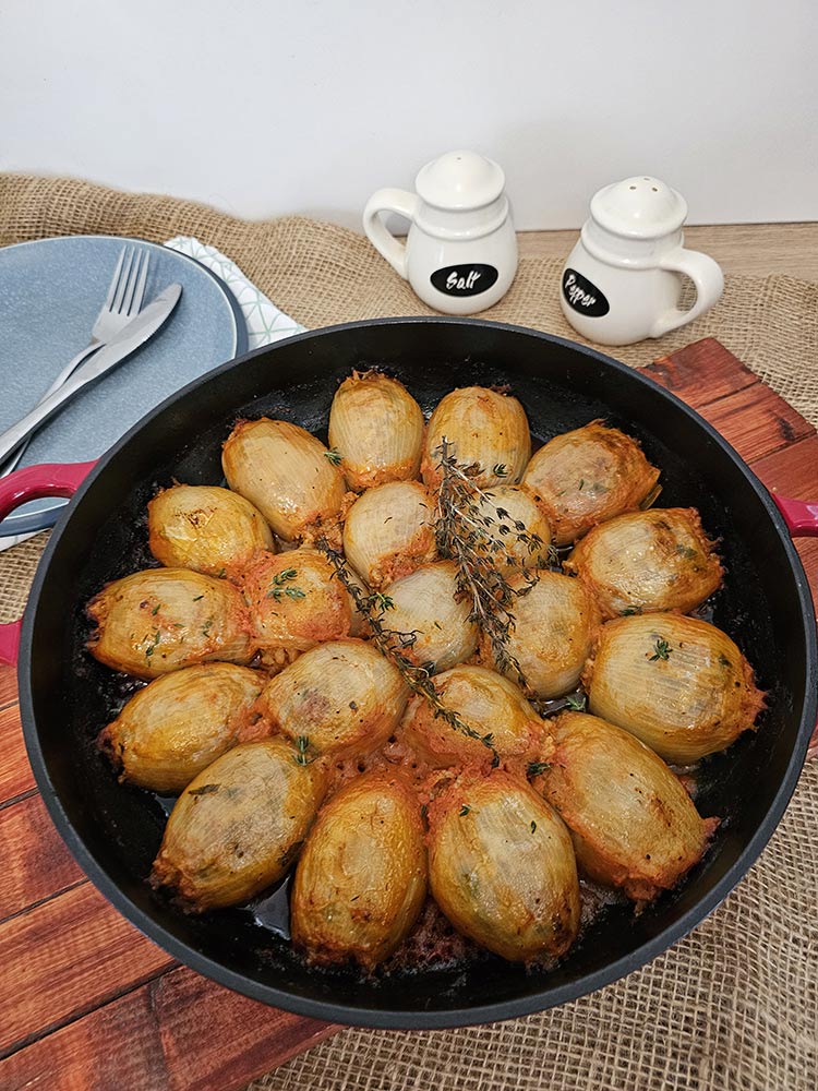 ceapa umpluta cu carne de curcan