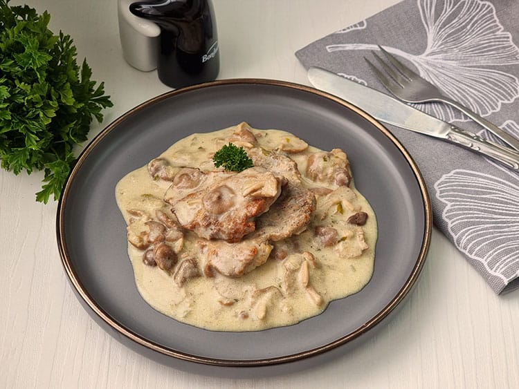 Escalop de caprioara cu ciuperci