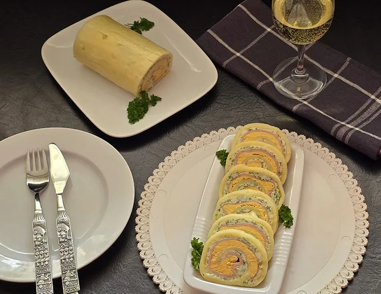 Rulada aperitiv de cascaval cu branza si oua