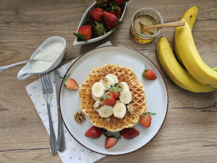 vafe pufoase cu banane pentru bebelusi