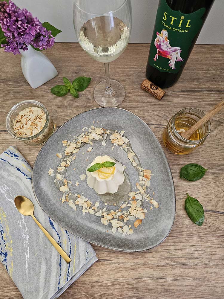 Panna cotta cu busuioc si miere