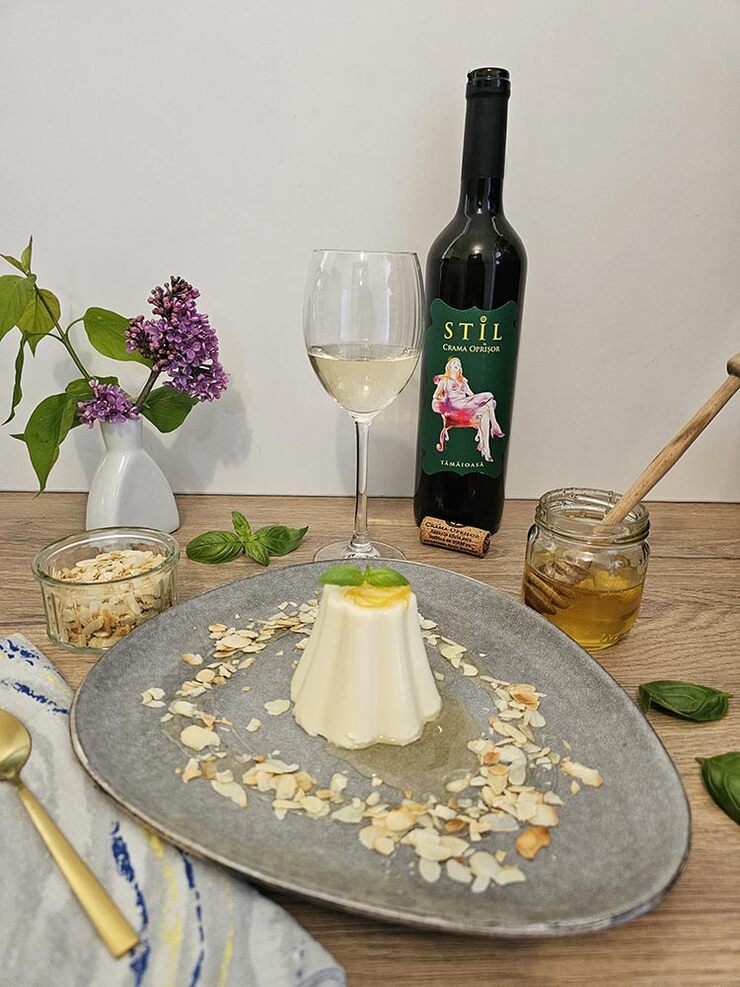 Panna cotta cu busuioc si miere