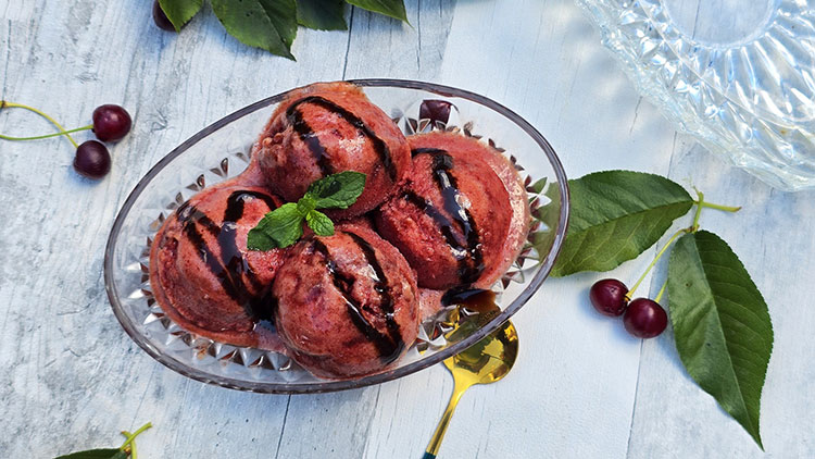 Sorbet de cirese cu miere