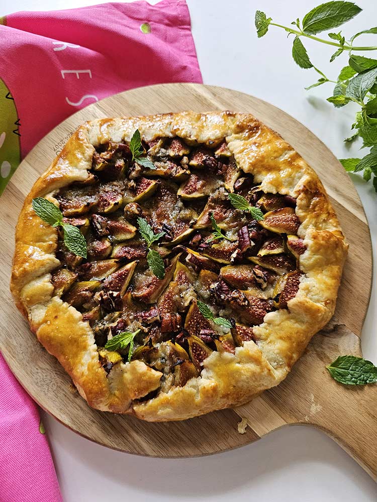 Tartă rustică cu smochine și gorgonzola