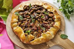 Tartă rustică cu smochine și gorgonzola