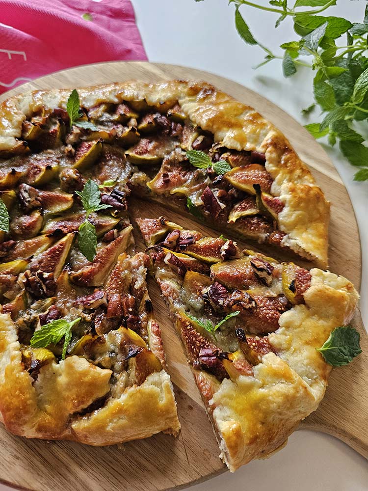 Tartă rustică cu smochine și gorgonzola
