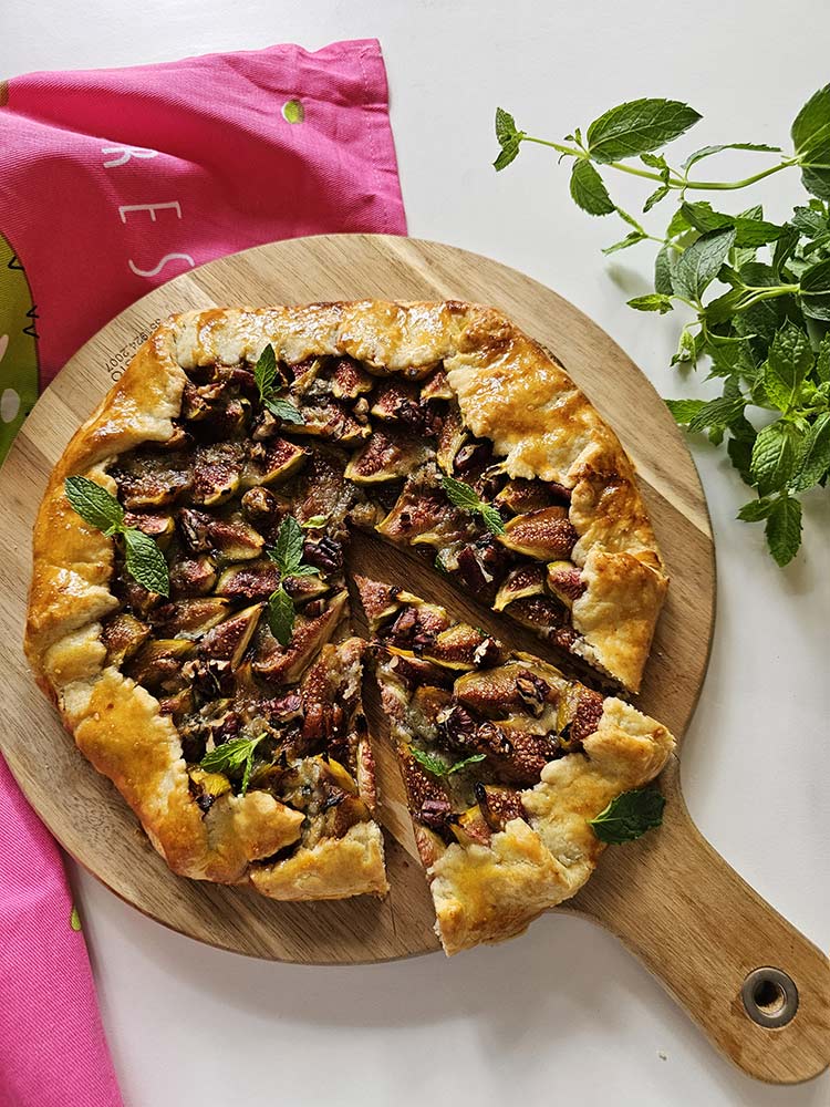 Tartă rustică cu smochine și gorgonzola